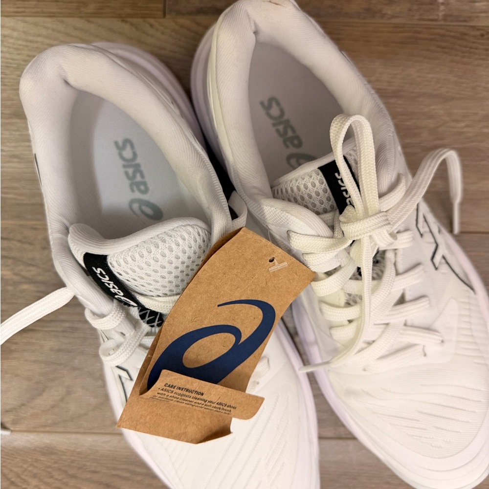ASICS Women's White Athletic Shoes - Picture 2 of 5